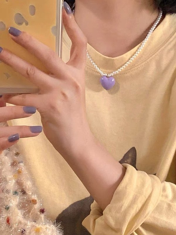 Collar de perlas de imitación con dije de corazón de acrílico-1