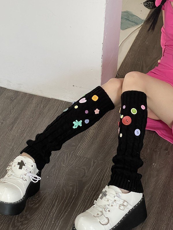 Calentador de piernas de ochos adornado con botones-4