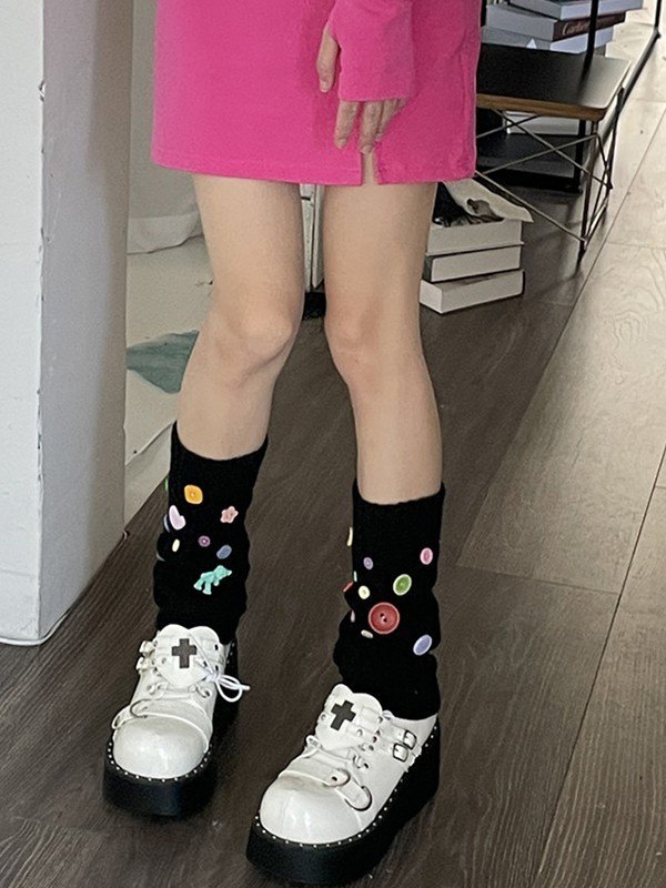 Calentador de piernas de ochos adornado con botones-3