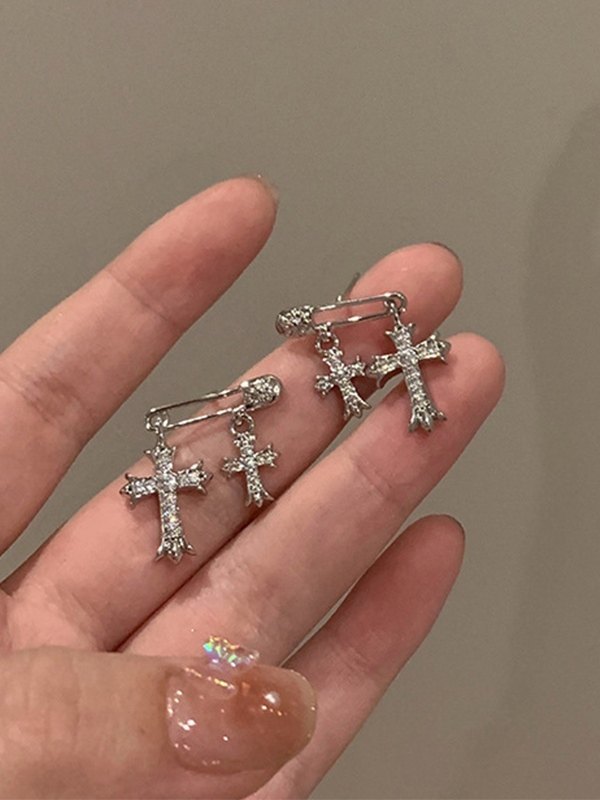 Aretes con dije de cruz de diamantes de imitación con imperdible-2