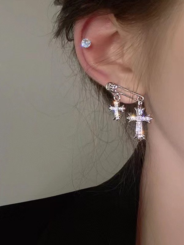 Aretes con dije de cruz de diamantes de imitación con imperdible-3
