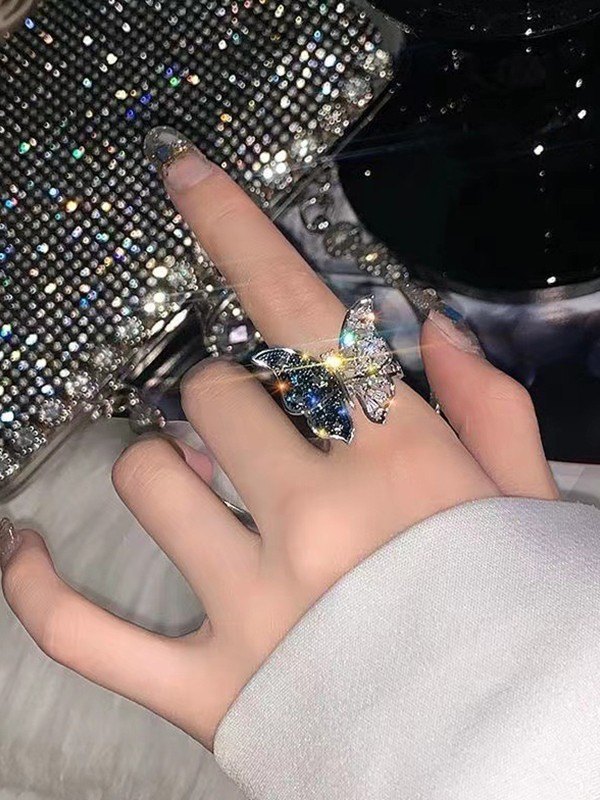 Anillo colgante de mariposa con diamantes de imitación-2